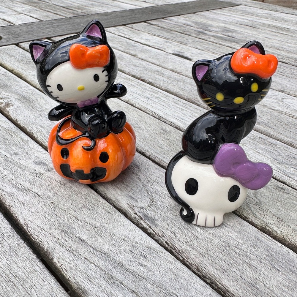 Blue Sky Sanrio Hello Kitty Halloween Salt & Pepper Set Black Cat Skull NEW